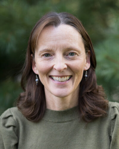 Julie Keenan Headshot